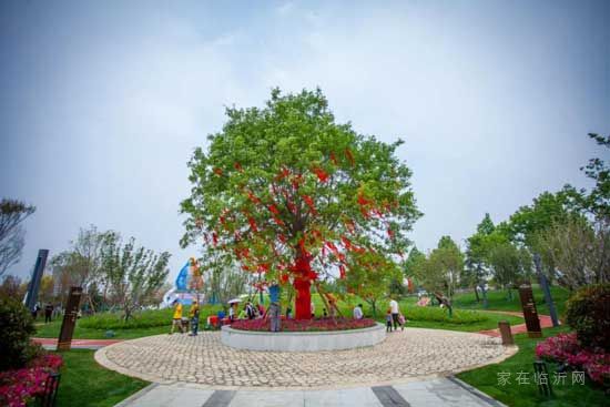 【萬城春暖花開】?jī)?yōu)居時(shí)代，一座公園，臨沂人的記憶寄存處。