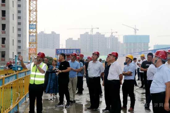 臨沂市住建局系統(tǒng)相關領導蒞臨沂河璟城項目觀摩指導