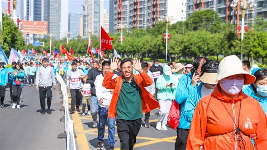 臨沂市第十三屆全民健身運(yùn)動(dòng)會(huì)開幕式暨“房源集團(tuán)杯”第七屆萬(wàn)人健步行活動(dòng)圓滿舉